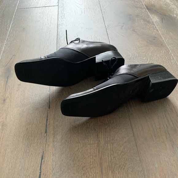 Linea Paolo Women’s satin and leather oxfords - Picture 8 of 8